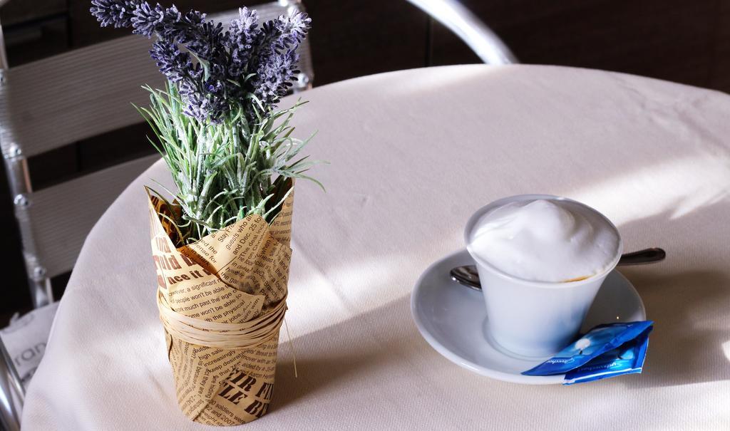 Sleep And Fly Rome Airport Bed and Breakfast Fiumicino Buitenkant foto